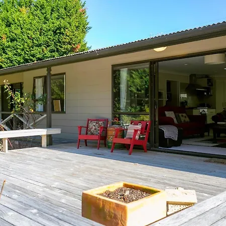 Lupin Lodge Bed & Breakfast-3